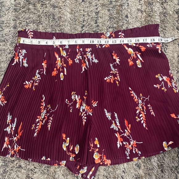 Ann Taylor factory pull on pleated floral print shorts size 16 - Picture 4 of 8